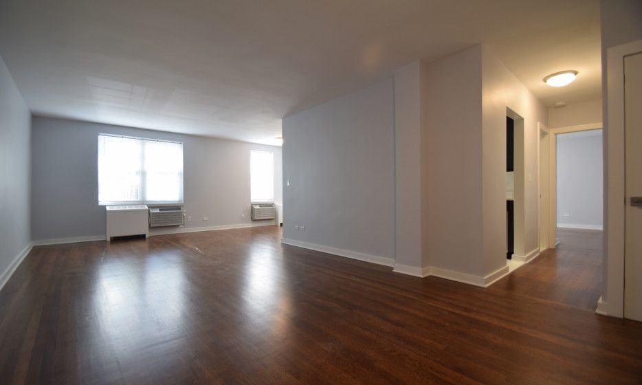 Foto principal - 1135 Pelham Pkwy N
