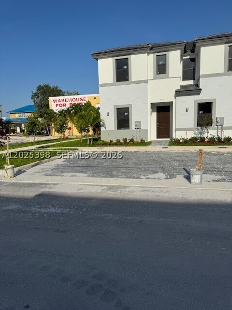 Foto del edificio - 1026 NW 1st St