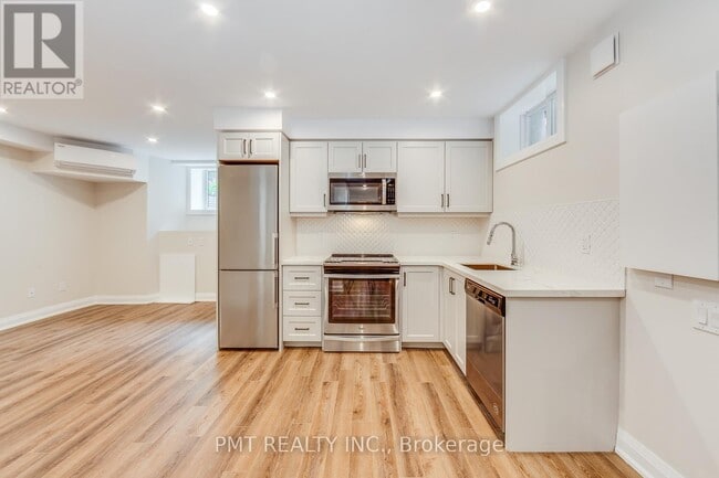 Building Photo - 17 Lockwood Rd