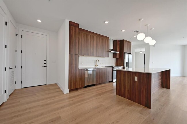 Foto del edificio - 1701 Simond Ave