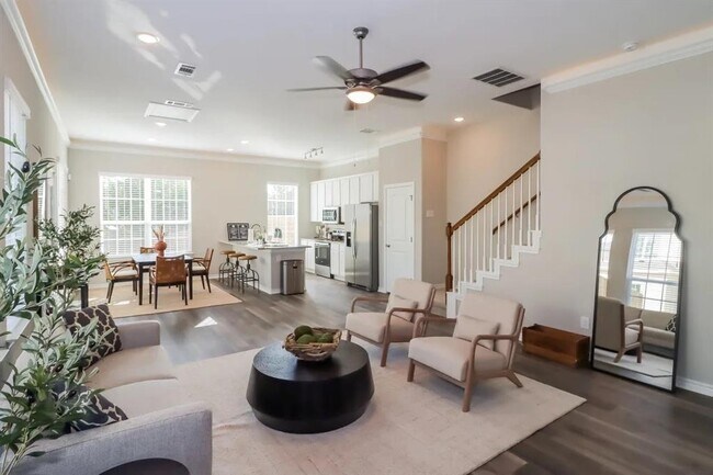 Foto del edificio - 441 Northwood Dr