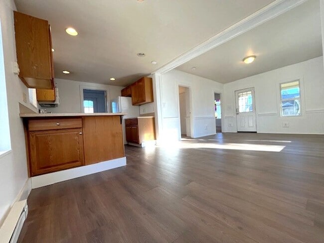 Building Photo - Charming 2 Bedroom 1 Bathroom in Newberg