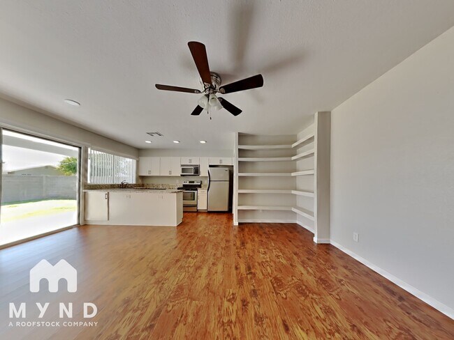 Foto del edificio - 725 W Utopia Rd