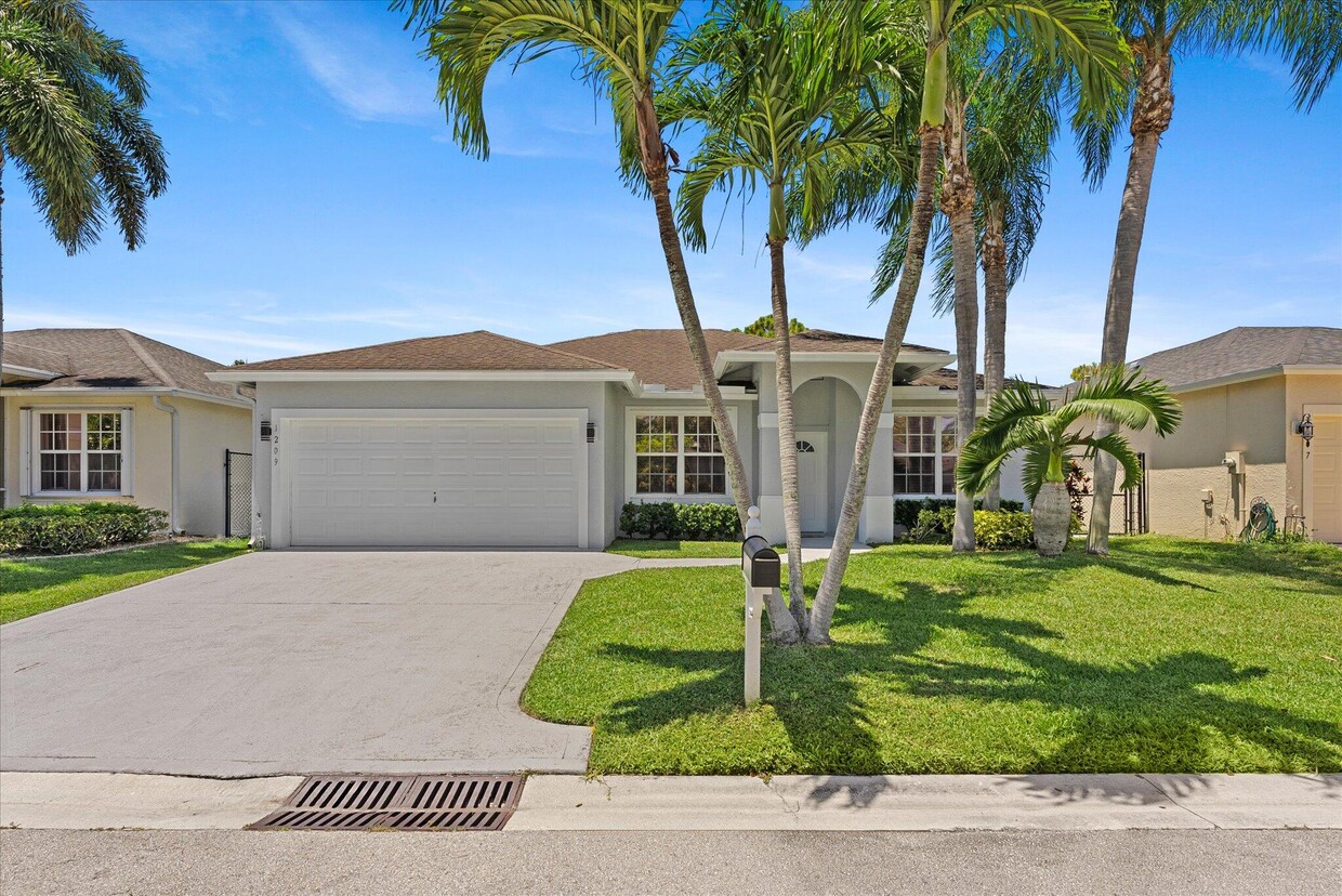 Primary Photo - 1209 Olympic Cir