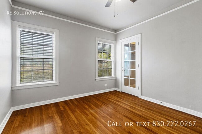 Building Photo - 336 E Lullwood Ave