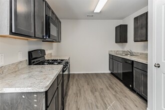 Building Photo - 21911 King Hts Ln