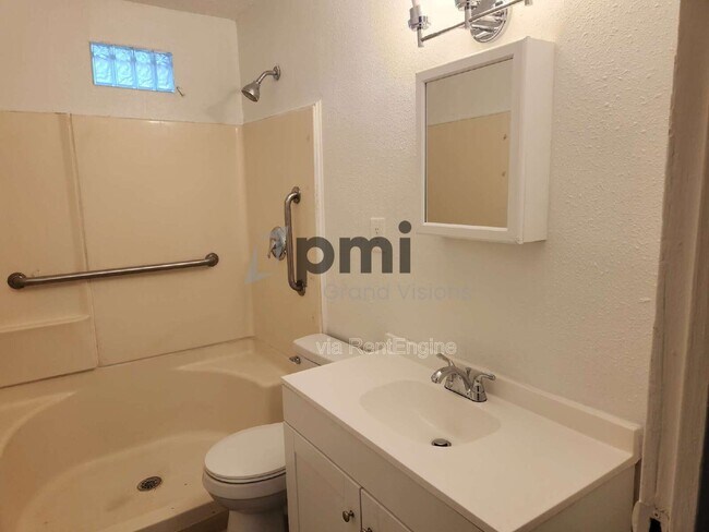 Foto del edificio - 840 W Wood St