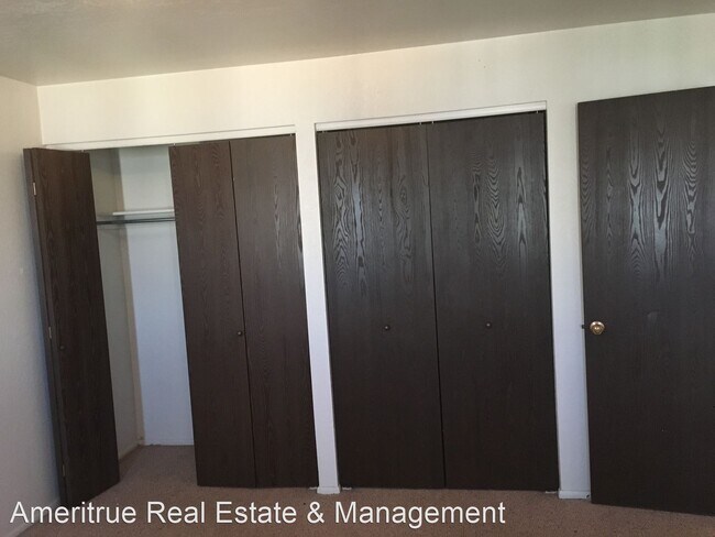 Building Photo - 555 N 700 E