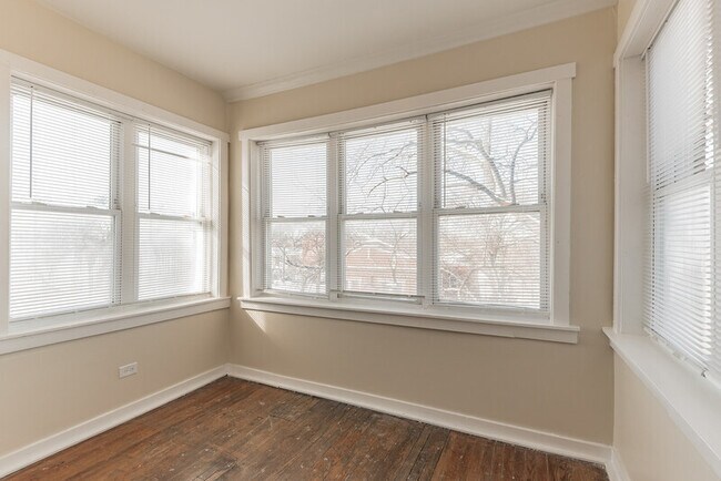 Building Photo - 1457 S Springfield Ave