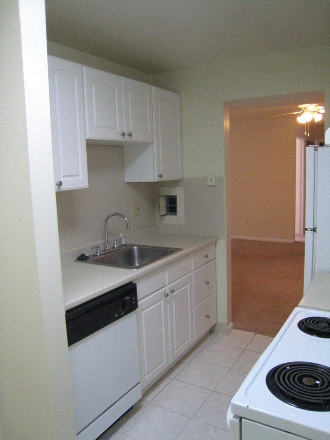 Sprucewood Apartments Apartments Rocky Hill, CT