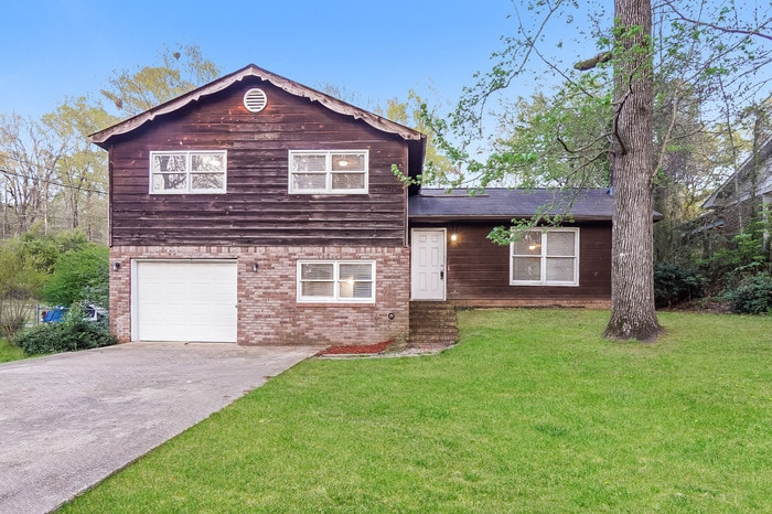 Primary Photo - 2825 Valley Crest Rd