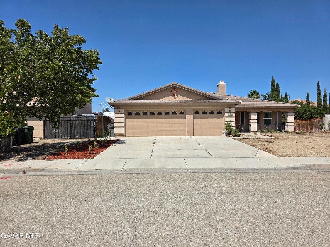 Foto principal - 5715 Capri Ct