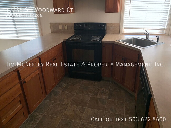 Building Photo - 17235 SE Woodward Ct