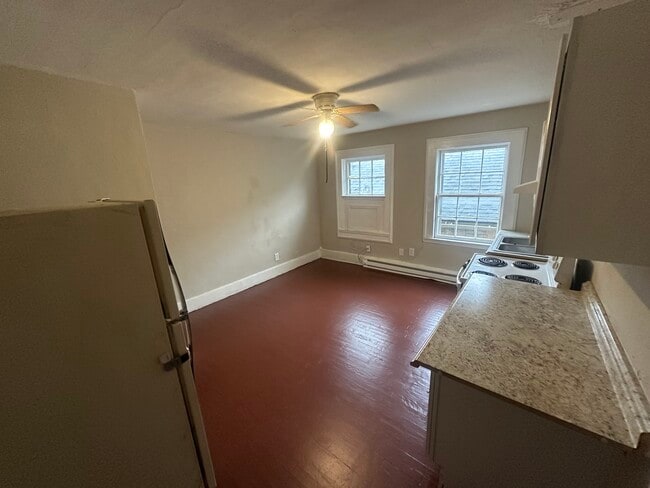 Foto del edificio - 342 Holmes St