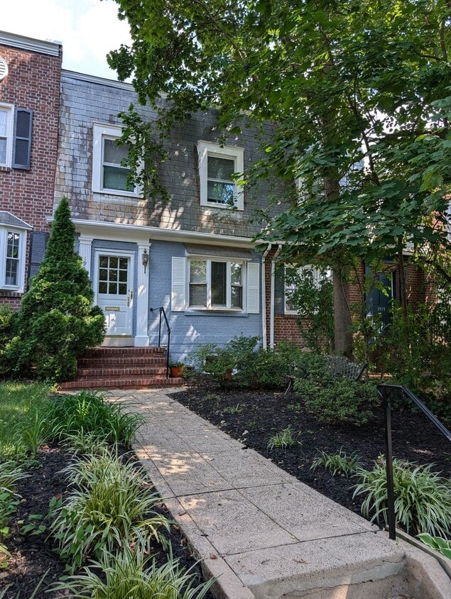 Photo - 1917 37th ST NW