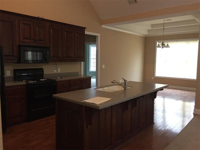 Building Photo - 40 Edgar Dr