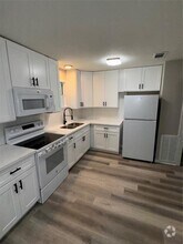 Building Photo - 4807 Oak St