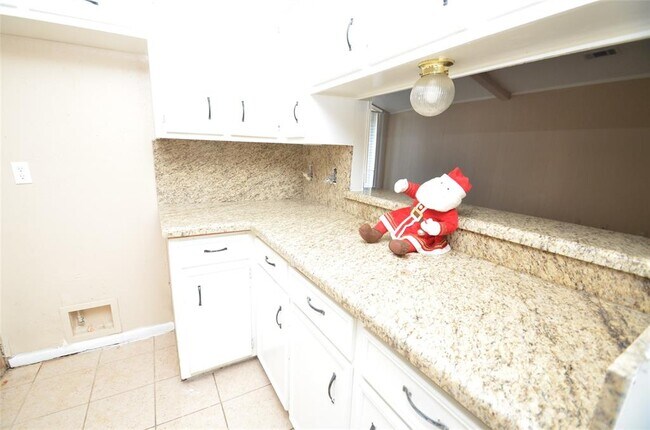 Foto del edificio - 439 Breeze Park Dr