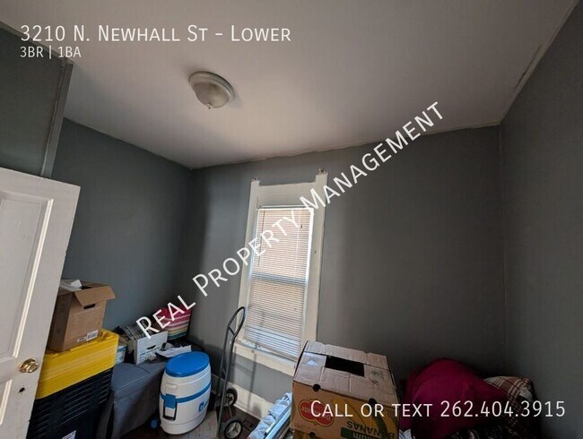 Building Photo - 3210 N Newhall St