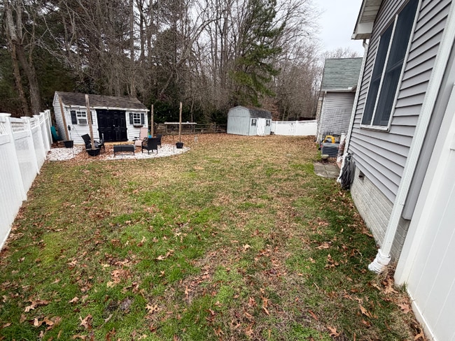 Building Photo - 9 Piper Court