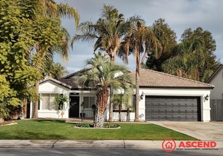 Building Photo - 5500 Cove Ct