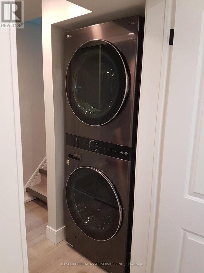 Photo du bâtiment - 411 Enfield Rd