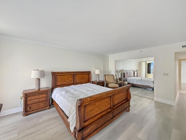 Foto del edificio - 5080 N Ocean Dr