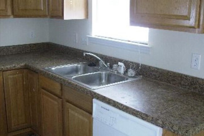 Building Photo - 2728 Cypress Lake St