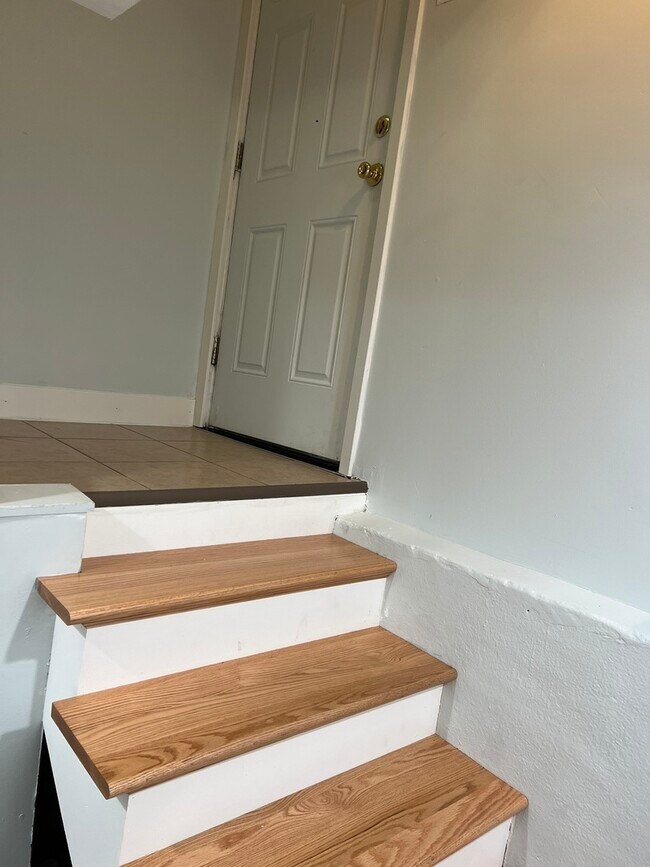 Building Photo - 2724 N Marmora Ave