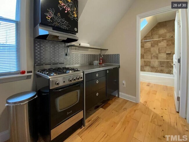 Foto del edificio - 2713 Rolling Oaks Ln
