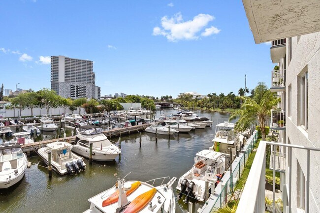Foto del edificio - 1720 NW N River Dr