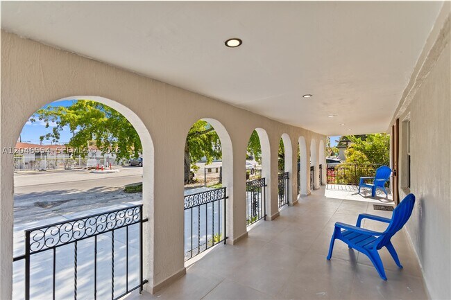 Foto del edificio - 171 W 13th St