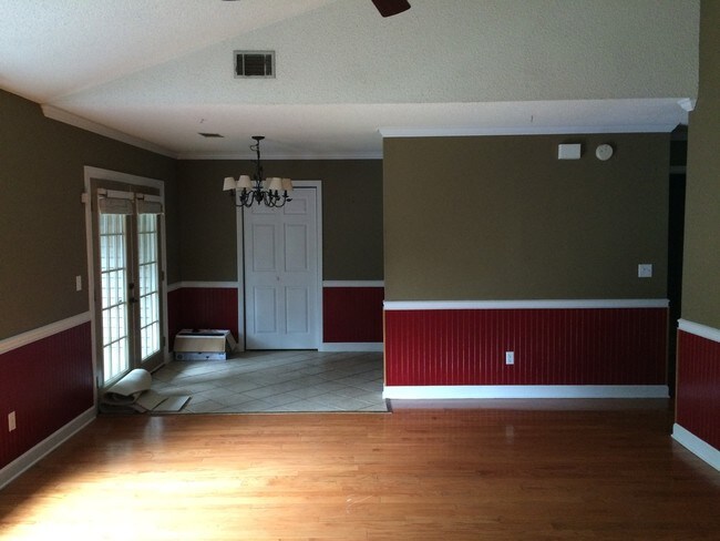 Building Photo - 7950 Parklane Ct