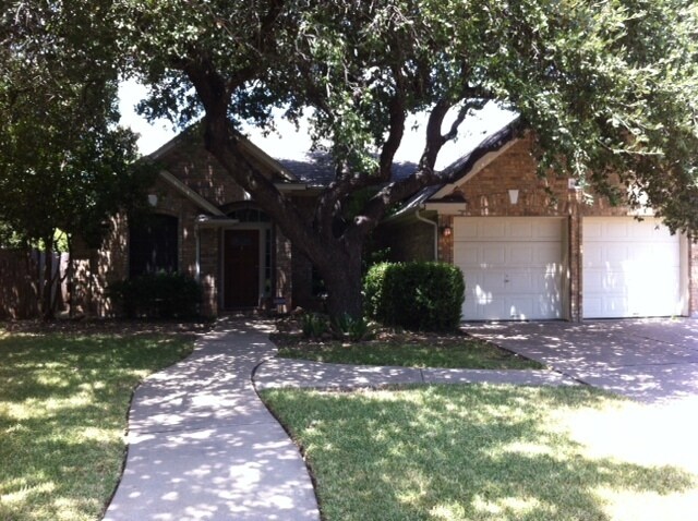 Foto principal - 8424 Fern Bluff Ave