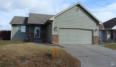 Building Photo - 2633 N Edgemoor Dr