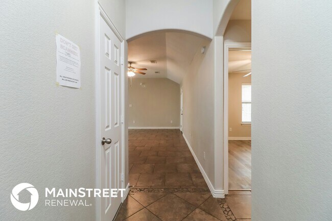 Foto del edificio - 3433 Heatherbend St