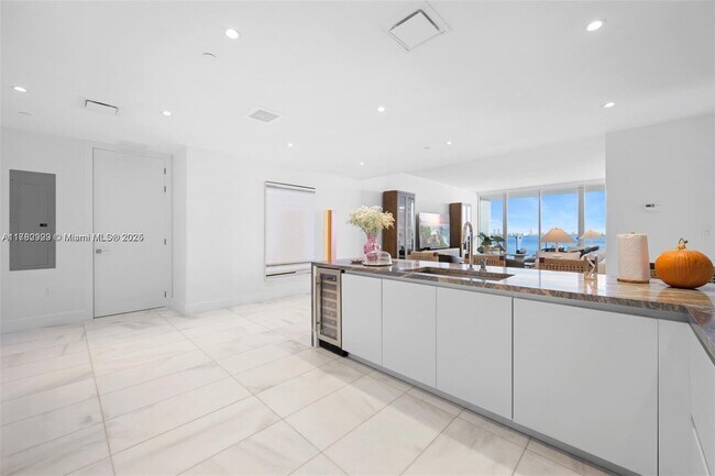 Foto del edificio - 700 NE 26th Terrace