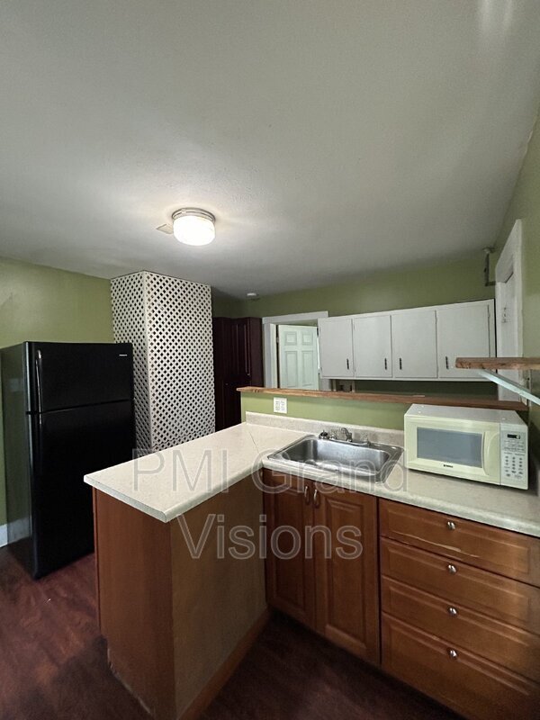 Building Photo - 321 A St