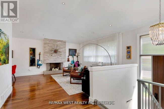 Building Photo - 10 Vanellan Ct