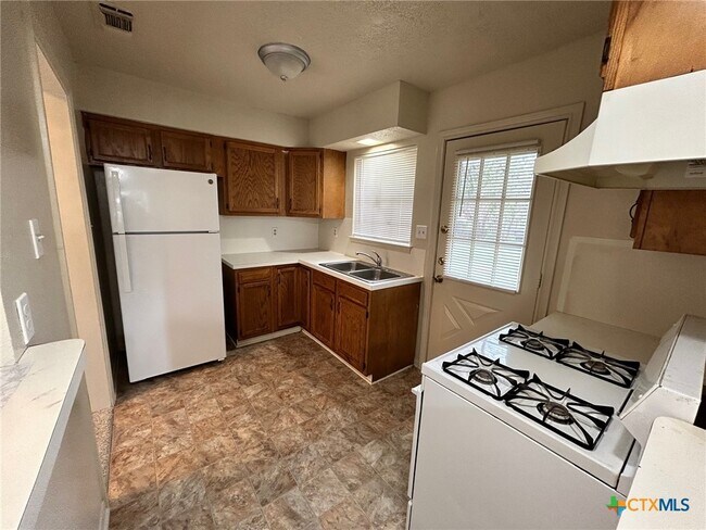 Foto del edificio - 1303 Alexander St