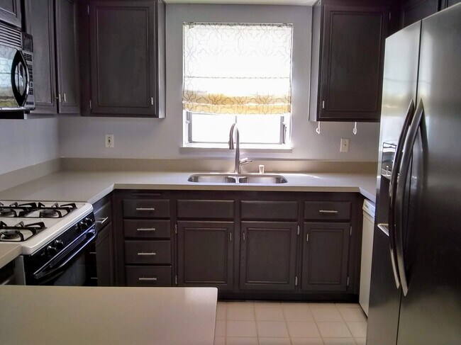 Building Photo - 18211 Flynn Dr