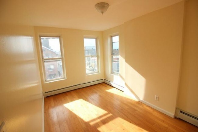 Foto del edificio - 1 bedroom in Brooklyn NY 11213