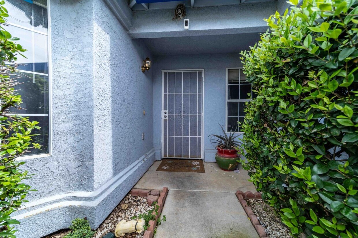 Primary Photo - 13714 Deleon Ave