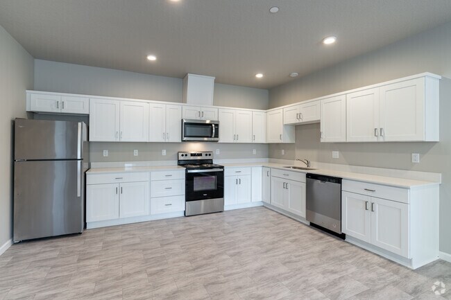 2BR, 1BA - 1,090SF - Kitchen - 4125 Market St NE