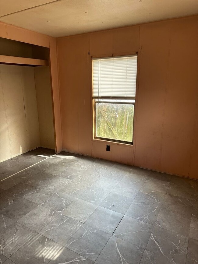 Building Photo - Rent this 2 Bedroom, 1 Bath home in Aiken!