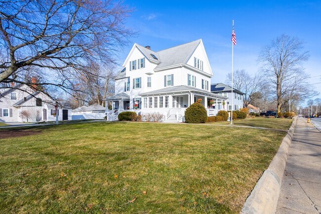 Foto del edificio - 430 N Main St