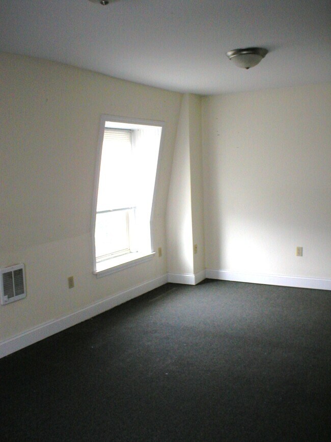 Foto del edificio - 725 W 3rd St