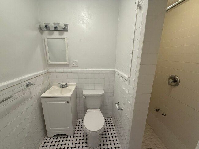 Interior Photo - New King Edward Apartments