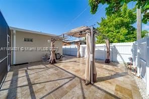 Building Photo - 3 br, 2 bath House - THE KNOLLS