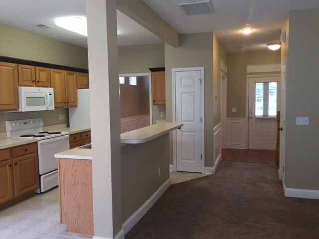 Foto del edificio - 90 Creekside Dr